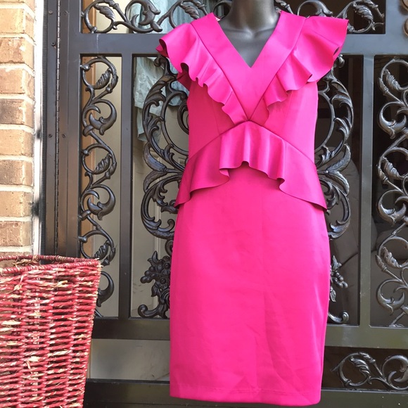 New TED BAKER Alair Pink V Neck Ruffle Collar
Dress - Picture 1 of 16